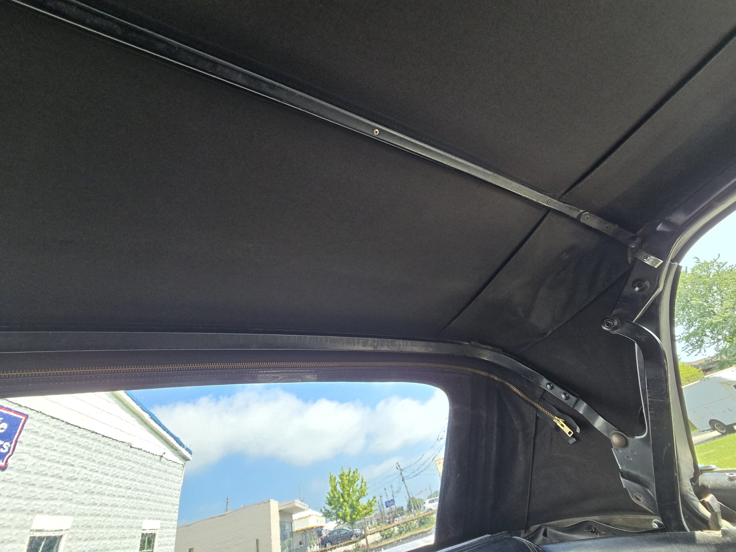 
								1965 Ford Mustang Convertible full									