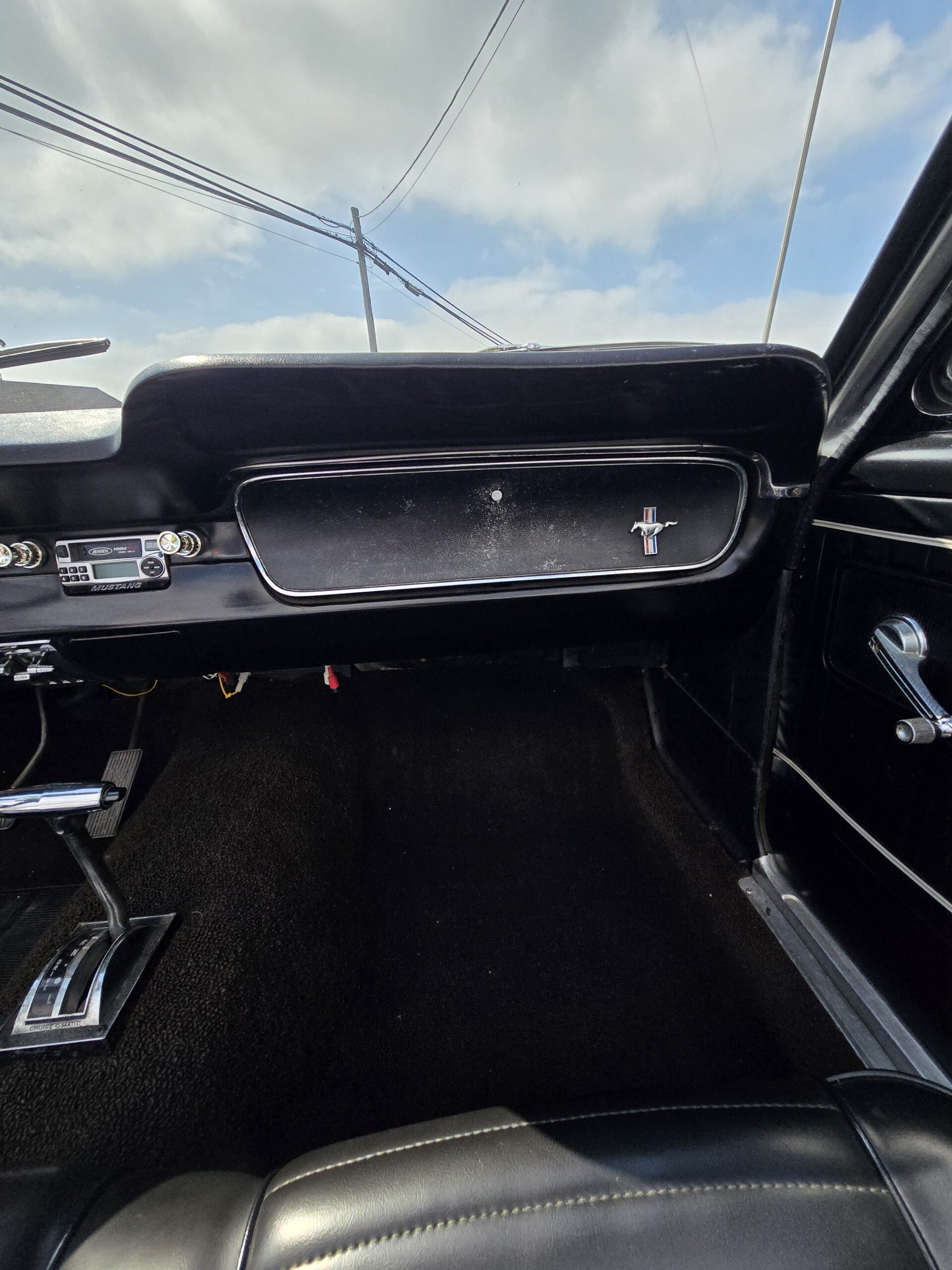 
								1965 Ford Mustang Convertible full									