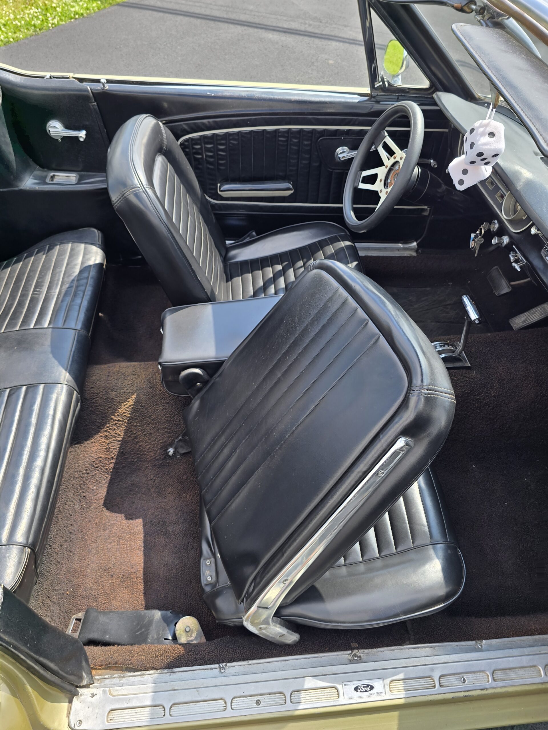 
								1965 Ford Mustang Convertible full									