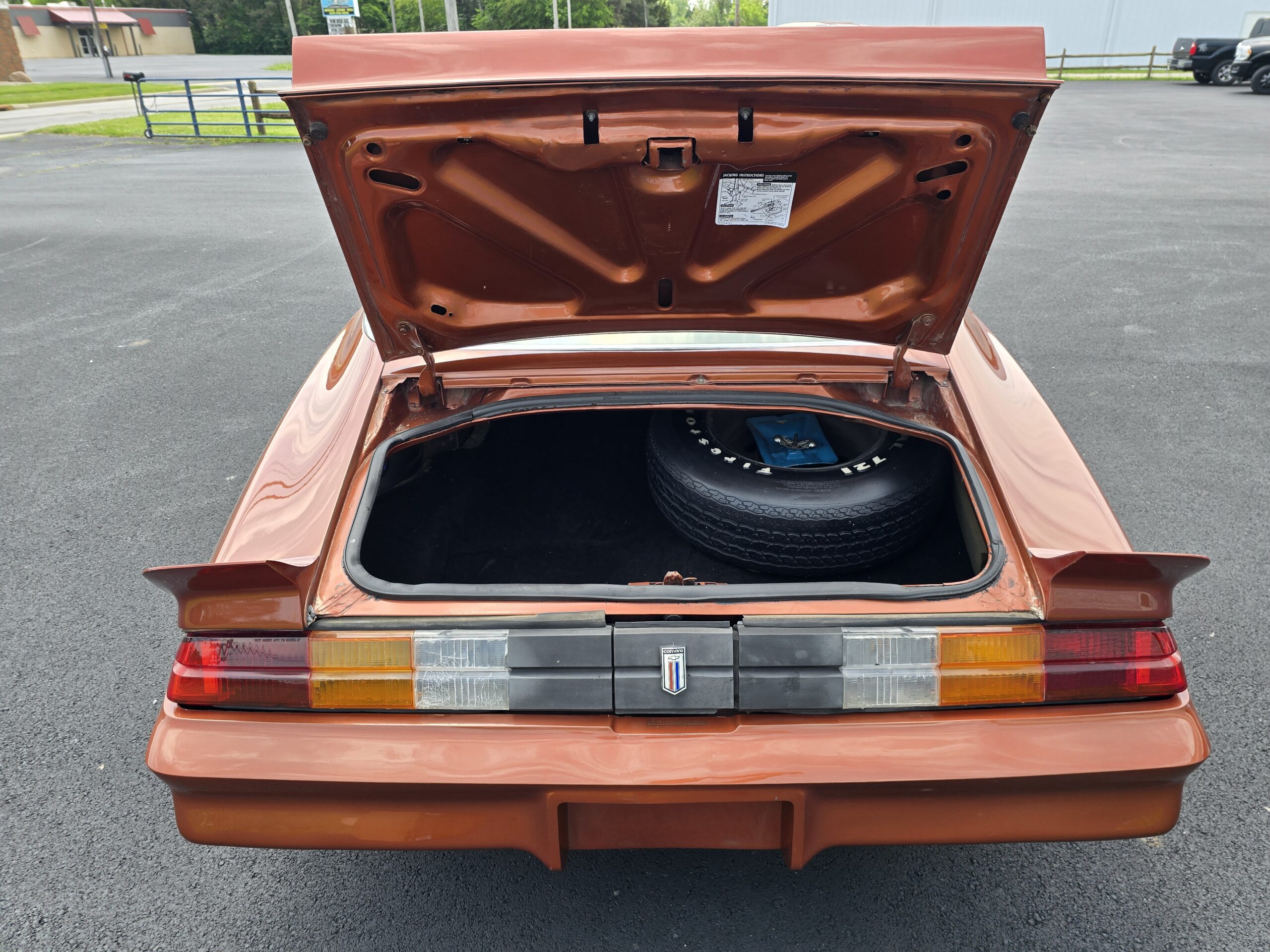 
										1980 Chevy Camaro Berlinetta full									